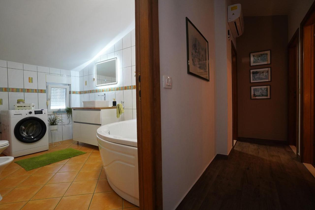 Villa Tago With Heated New Pool Kaštela Exterior foto